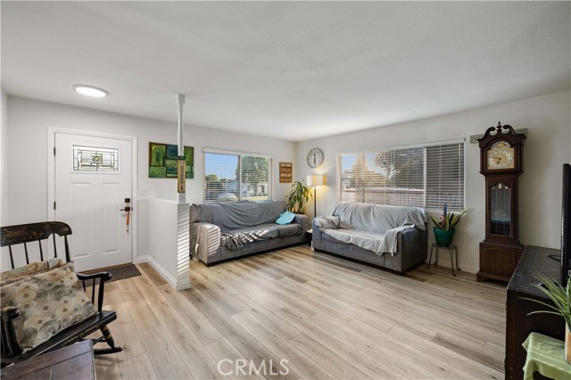 18557 Napa Street, Northridge CA: https://media.crmls.org/medias/171b9887-4654-45df-82ac-6113fbb9d884.jpg