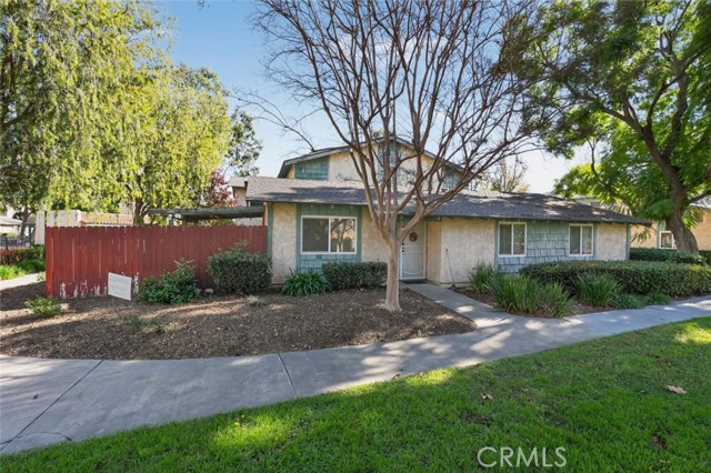 Detail Gallery Image 2 of 32 For 2537 Occidental Cir, Riverside,  CA 92507 - 3 Beds | 2 Baths