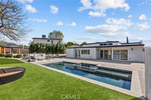 Detail Gallery Image 34 of 44 For 9549 Gladbeck, Northridge,  CA 91324 - 5 Beds | 2/1 Baths