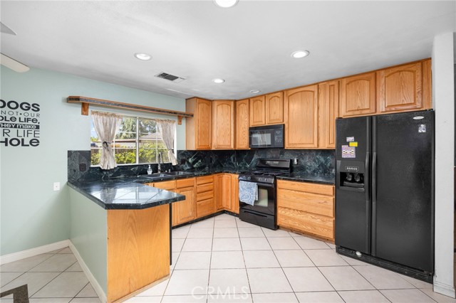 4060 Olive Street, Chino CA: https://media.crmls.org/medias/171ca569-15f0-4171-b5bb-0ab426059b3b.jpg