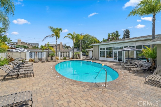 1741 5B Tustin Avenue, Costa Mesa CA: https://media.crmls.org/medias/171cb09e-621f-4376-bf9e-b6f9e830a578.jpg