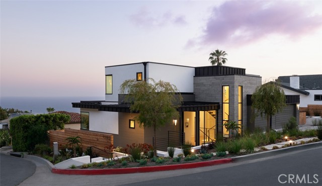 1105 Skyline Drive, Laguna Beach CA: https://media.crmls.org/medias/171cfc41-e3c2-42d7-8878-80dc2c7e8c8a.jpg