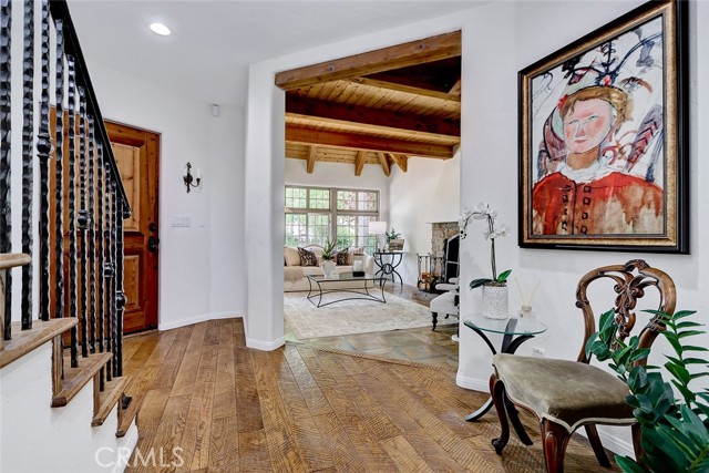 2917 N Poinsettia Avenue, Manhattan Beach CA: https://media.crmls.org/medias/171d7d77-b38a-439c-9e75-2a603fcd54f4.jpg