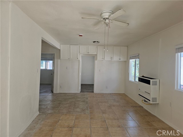 Detail Gallery Image 9 of 14 For 2453 Hayes Ave, Long Beach,  CA 90810 - 3 Beds | 2 Baths