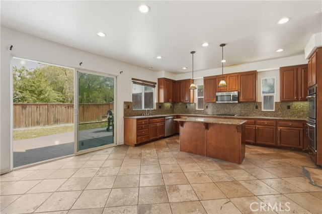 Detail Gallery Image 14 of 46 For 28366 Northmoore Pl, Menifee,  CA 92584 - 5 Beds | 3 Baths