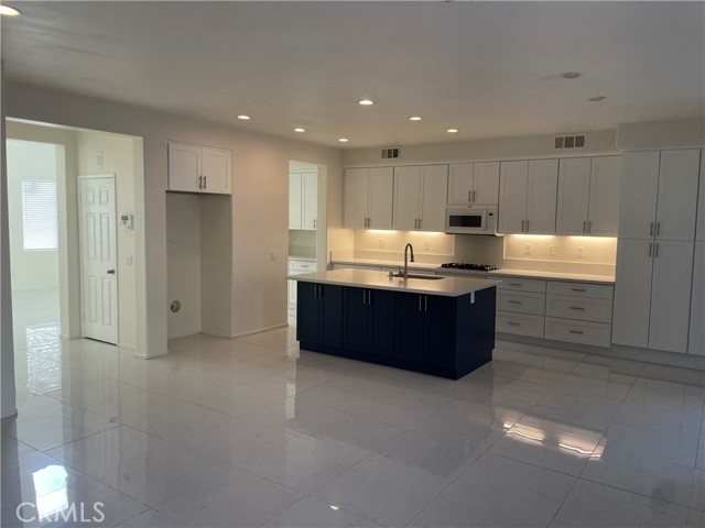 Detail Gallery Image 7 of 25 For 6552 Gold Dust St, Corona,  CA 92880 - 6 Beds | 3 Baths