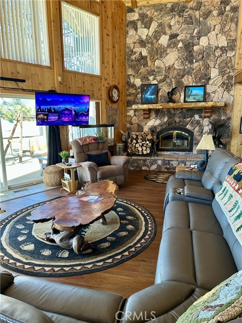 Detail Gallery Image 6 of 6 For 202 S Eagle Dr, Big Bear Lake,  CA 92315 - 5 Beds | 5 Baths