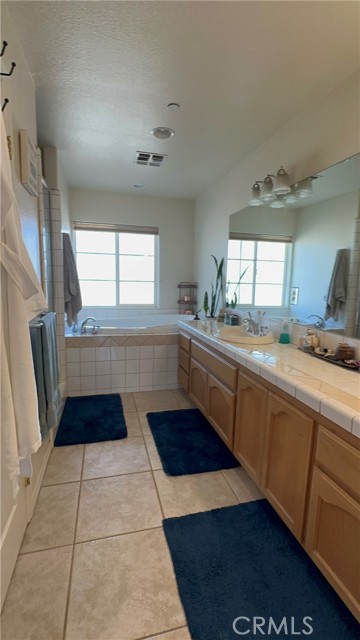 8843 San Diego Drive, Yucca Valley CA: https://media.crmls.org/medias/17205711-b26f-4e12-b251-2736eebe29ff.jpg
