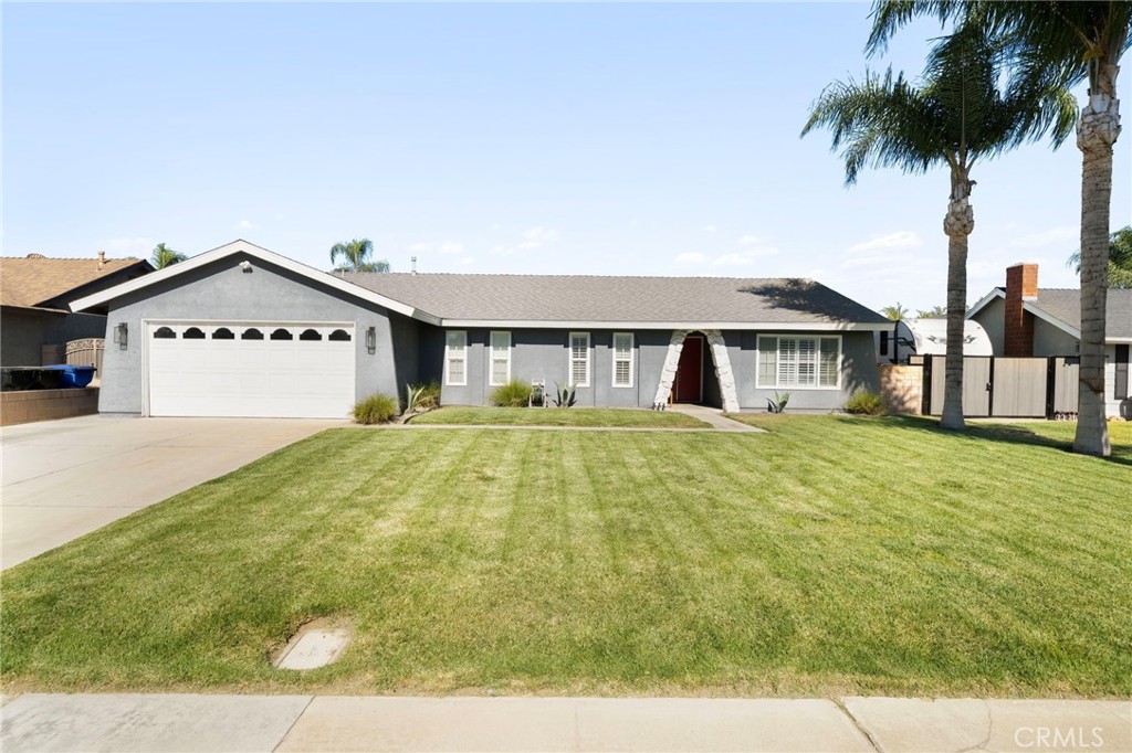 2521 S Goldcrest Place