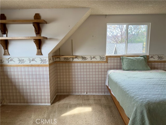 26500 Amador Lane, Lake Arrowhead CA: https://media.crmls.org/medias/17208751-3c7b-4341-8d7e-f8eb4f5dc796.jpg