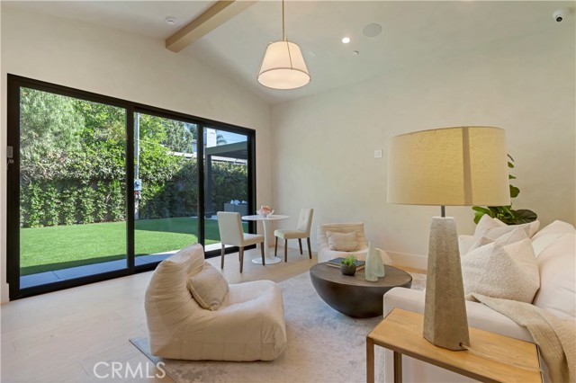 4239 Rhodes Avenue, Studio City CA: https://media.crmls.org/medias/1720b136-9c54-4835-ae63-c93bdbf4c009.jpg