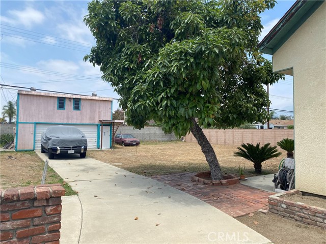 423 S Virginia Avenue, Azusa CA: https://media.crmls.org/medias/1720ed90-f2fd-4821-9fe9-f876737e469a.jpg