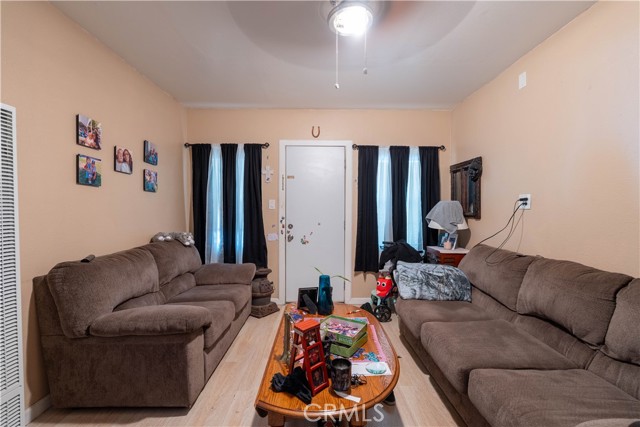 Detail Gallery Image 6 of 26 For 113 E White St, Barstow,  CA 92311 - – Beds | – Baths