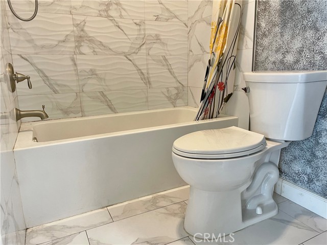 10149 Commerce Avenue, Tujunga CA: https://media.crmls.org/medias/172121fb-9972-4029-b271-7ff570cd05f5.jpg
