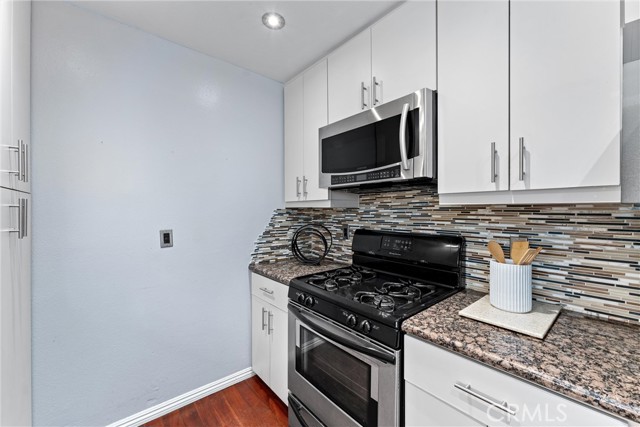3604 Westwood Boulevard, Los Angeles CA: https://media.crmls.org/medias/172196b3-899b-4dd6-8e92-edabad093913.jpg
