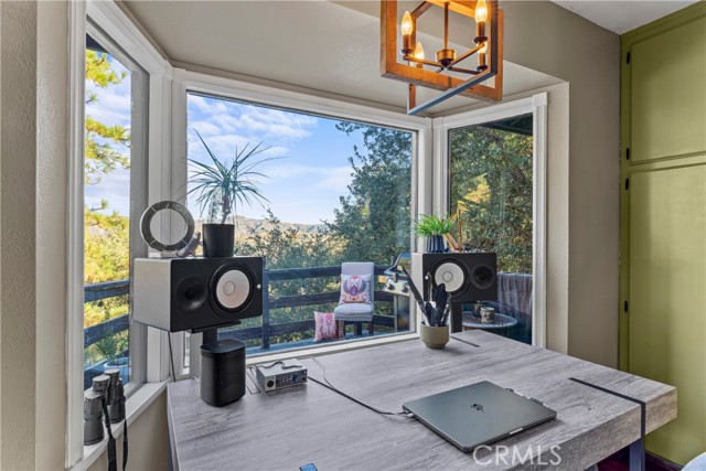 Detail Gallery Image 16 of 49 For 337 Wylerhorn, Crestline,  CA 92325 - 3 Beds | 2/1 Baths