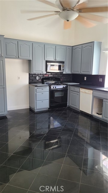 Detail Gallery Image 2 of 19 For 1749 N Rutherford St, Anaheim,  CA 92806 - 4 Beds | 2 Baths