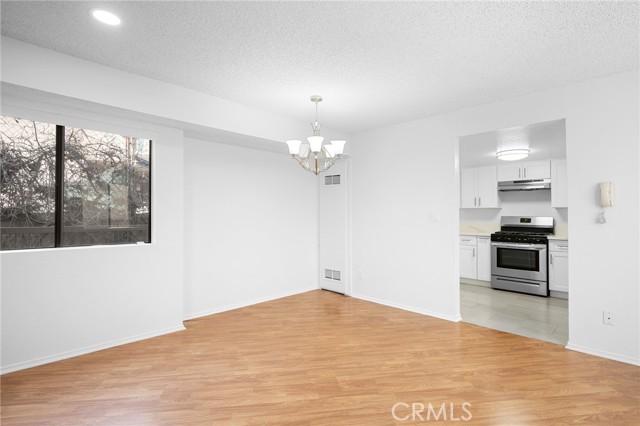 3105 Montrose Avenue # 10, La Crescenta, California 91214, 2 Bedrooms Bedrooms, ,2 BathroomsBathrooms,Residential Lease,For Rent,3105 Montrose Avenue # 10,CRGD25158692