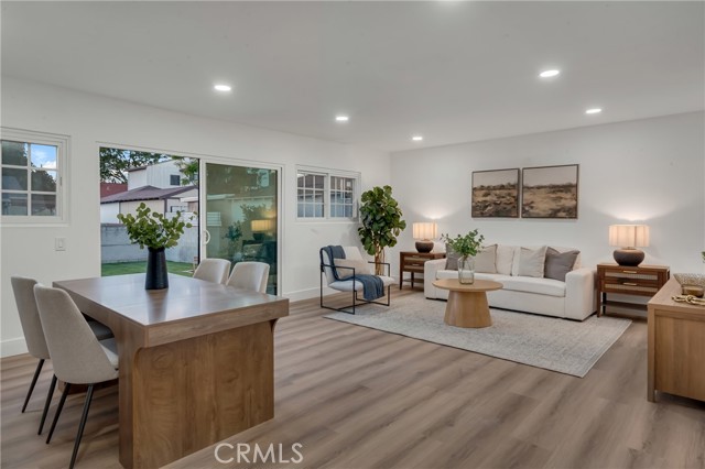 Front Image Thumbnail for CRDW26071265