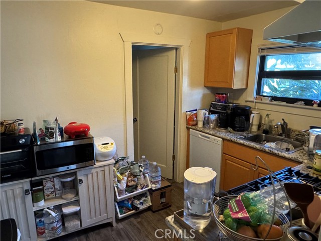 Detail Gallery Image 6 of 22 For 241 Angus Ave, San Bruno,  CA 94066 - – Beds | – Baths