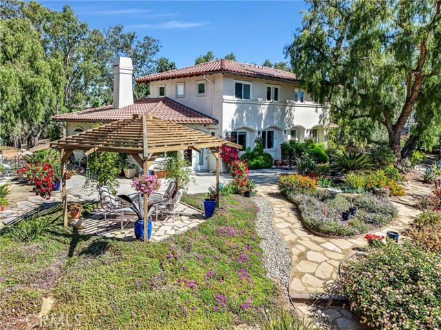 10345 McBroom Street, Sunland CA: https://media.crmls.org/medias/17254fd9-3507-4c8f-b617-803a1931aa9c.jpg