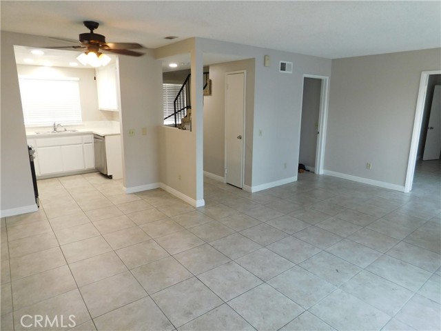 Detail Gallery Image 9 of 21 For 910 Sheridan #C,  Corona,  CA 92882 - 3 Beds | 1/1 Baths