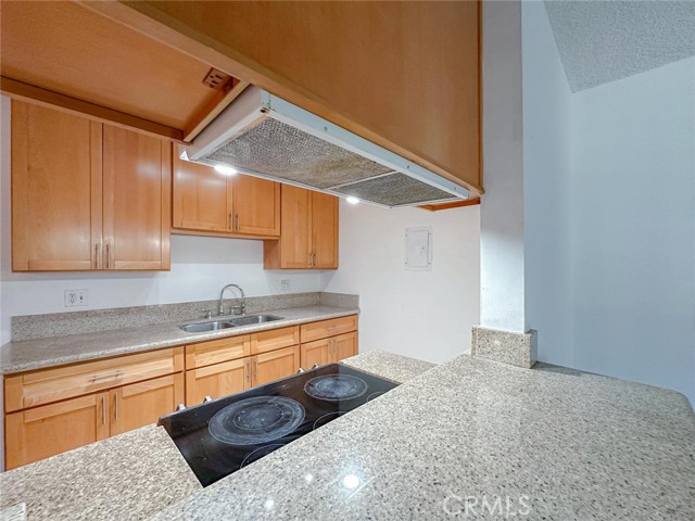 Detail Gallery Image 10 of 46 For 3045 E Theresa #8,  Long Beach,  CA 90814 - 1 Beds | 1 Baths