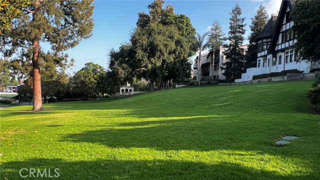 200 S Orange Grove Boulevard, Pasadena CA: https://media.crmls.org/medias/1725b920-1fa5-4087-8f5b-d7e5034eb5e9.jpg