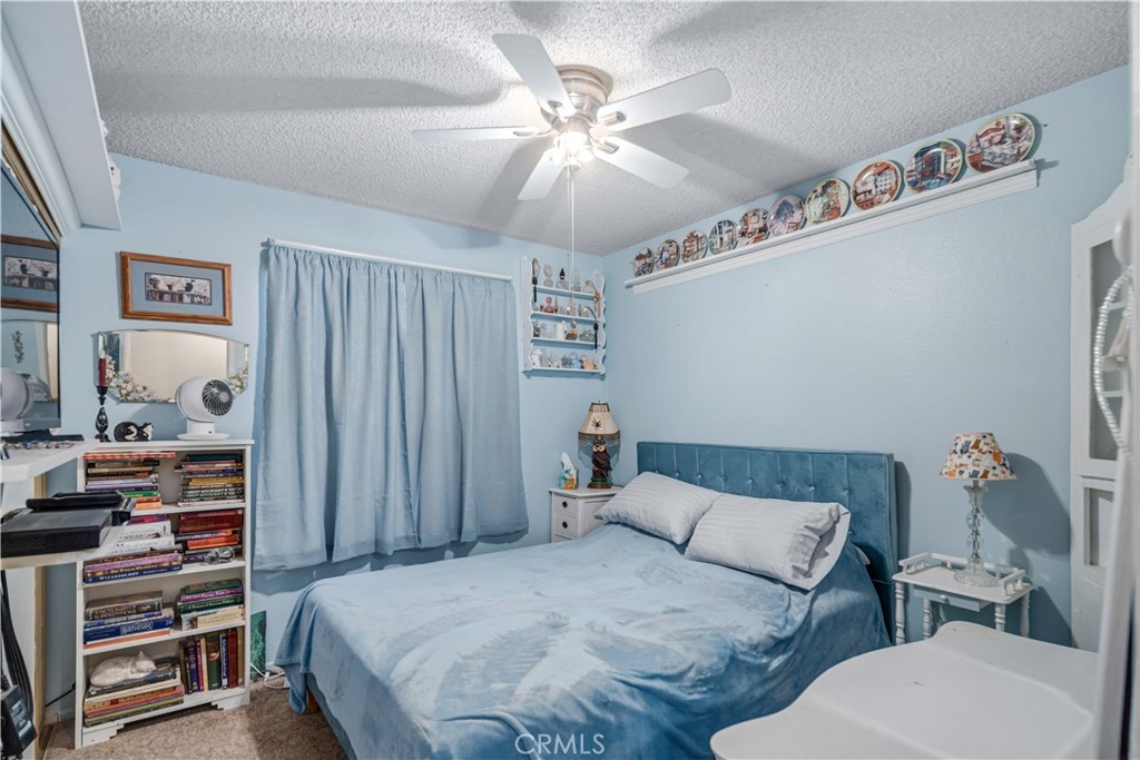 https://media.crmls.org/medias/17266dc3-2f7a-40c8-bb1c-46a27d10160f.jpg?preset=X-Large