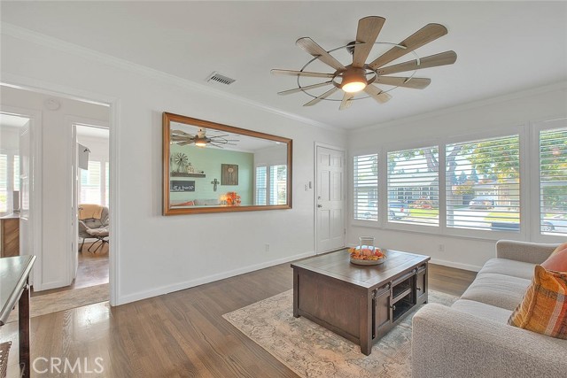 Detail Gallery Image 9 of 67 For 5026 Hersholt, Lakewood,  CA 90712 - 5 Beds | 2 Baths