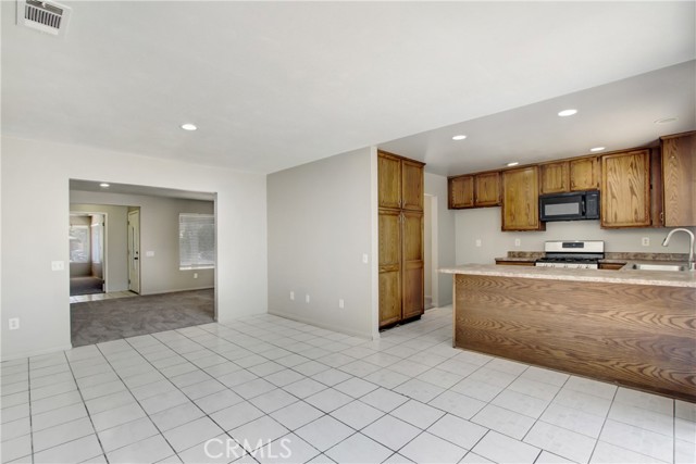 13688 Pecan Place, Moreno Valley CA: https://media.crmls.org/medias/17268676-d7ac-49d7-8690-df508cfc4d13.jpg