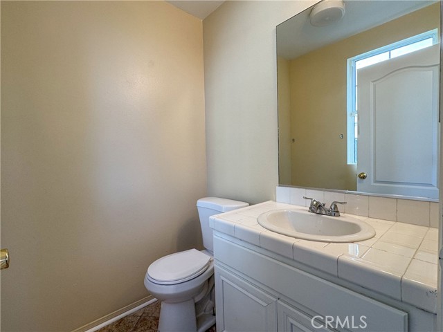 Detail Gallery Image 11 of 15 For 1249 Squaw Valley St, Hemet,  CA 92545 - 5 Beds | 3/1 Baths