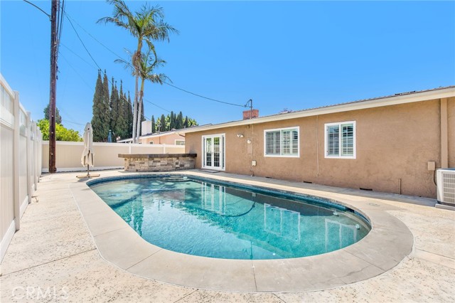 Detail Gallery Image 5 of 15 For 1113 West Hill Avenue, Fullerton,  CA 92833 - 5 Beds | 2 Baths