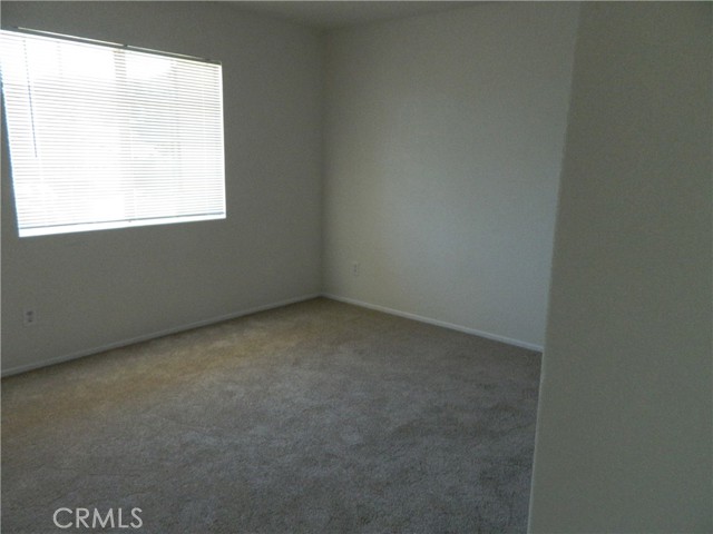 Detail Gallery Image 15 of 18 For 32945 Serena Way, Lake Elsinore,  CA 92530 - 5 Beds | 3 Baths