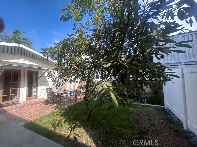 Detail Gallery Image 15 of 17 For 406 11th, Huntington Beach,  CA 92648 - 2 Beds | 1 Baths