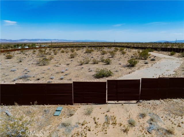 Image 21 of 27 For 425 Gerber Avenue