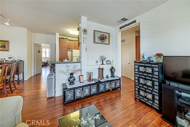 Detail Gallery Image 6 of 41 For 735 Francesca #202,  Walnut,  CA 91789 - 2 Beds | 2 Baths