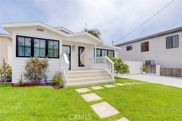 1250 Corona Street, Hermosa Beach, California 90254, 3 Bedrooms Bedrooms, ,Residential,Sold,Corona,SB23027330