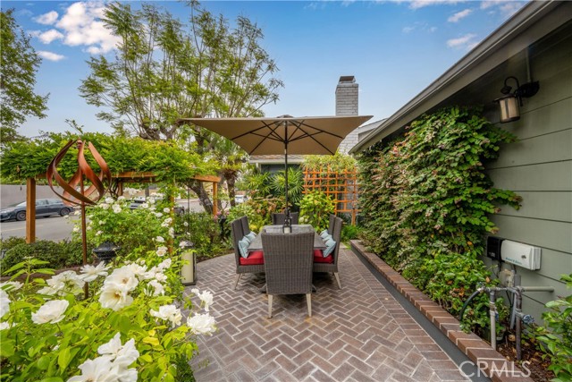 9327 Lexington Street, Cypress CA: https://media.crmls.org/medias/1728b567-720e-44dc-9293-6cc16c505b02.jpg