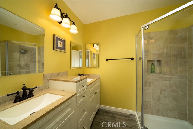 4109 Apricot Drive, Irvine CA: https://media.crmls.org/medias/1728f03a-e154-47ef-a000-2c30dfe53c27.jpg