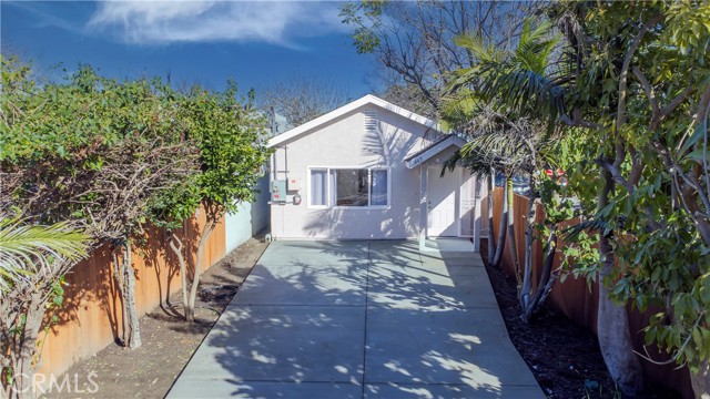 Detail Gallery Image 1 of 25 For 1463 E 108th St, Los Angeles,  CA 90059 - 3 Beds | 2 Baths