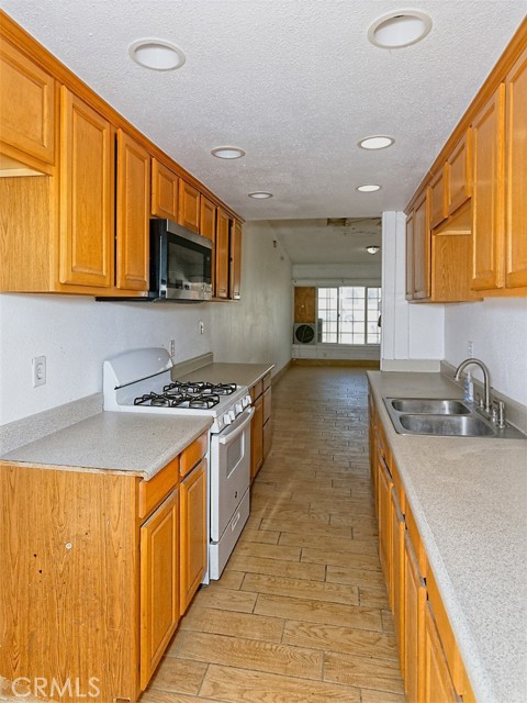 19288 3rd, Oro Grande CA: https://media.crmls.org/medias/17293007-5a4a-485c-b292-5fc6d7cf1194.jpg