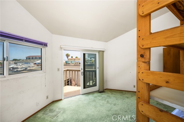 51 B Surfside Avenue, Surfside CA: https://media.crmls.org/medias/172a1741-c2d1-4f20-998a-87383192b431.jpg