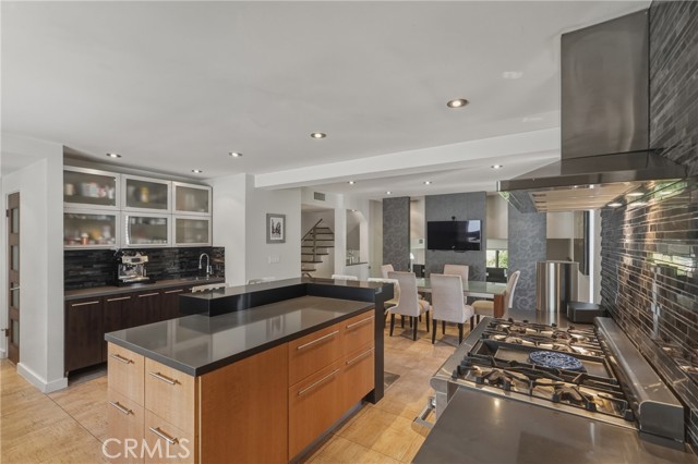 Detail Gallery Image 10 of 48 For 13231 Fiji Way #H,  Marina Del Rey,  CA 90292 - 3 Beds | 2/1 Baths