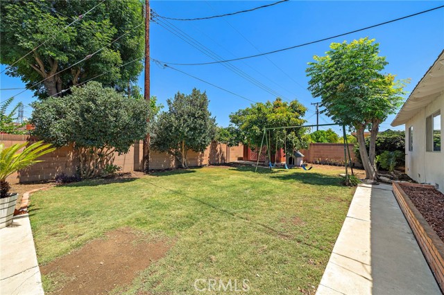 Detail Gallery Image 8 of 29 For 2217 E Parkside Ave, Orange,  CA 92867 - 4 Beds | 2 Baths