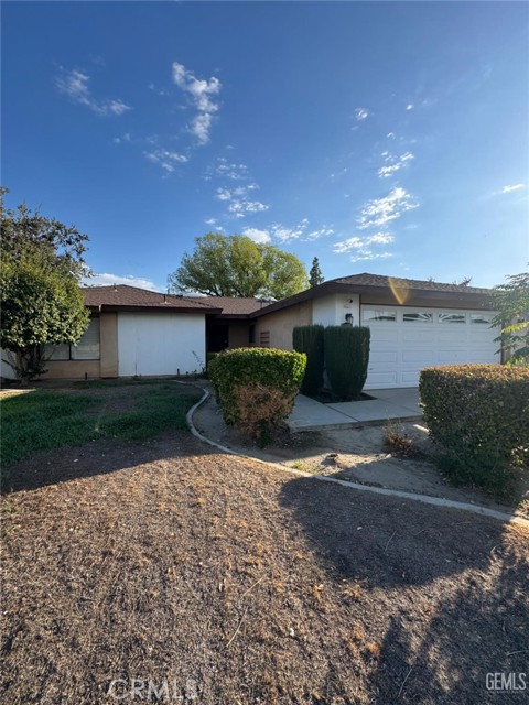 Detail Gallery Image 2 of 13 For 3705 Valley Springs, Bakersfield,  CA 93309 - 3 Beds | 2 Baths