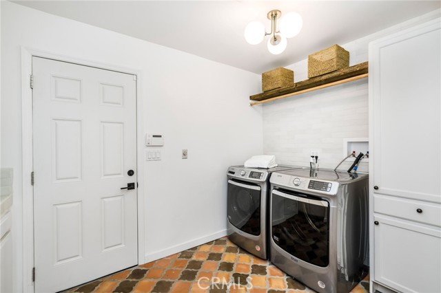 24743 Vantage Point Terrace, Malibu CA: https://media.crmls.org/medias/172b8a8d-8cd3-41a0-8b95-2b4a5725c19b.jpg