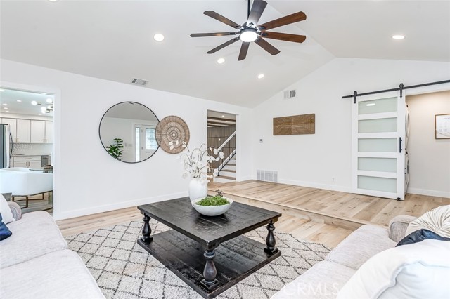 Detail Gallery Image 8 of 65 For 1350 S Ashington Ln, Anaheim,  CA 92804 - 4 Beds | 3 Baths