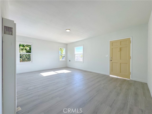 Detail Gallery Image 9 of 25 For 1201 W 96th St, Los Angeles,  CA 90044 - 4 Beds | 2 Baths