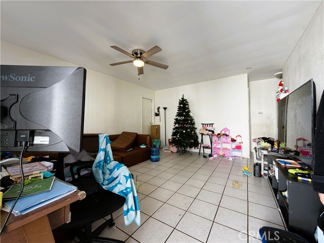 Detail Gallery Image 33 of 51 For 410 E 60th St, Long Beach,  CA 90805 - – Beds | – Baths